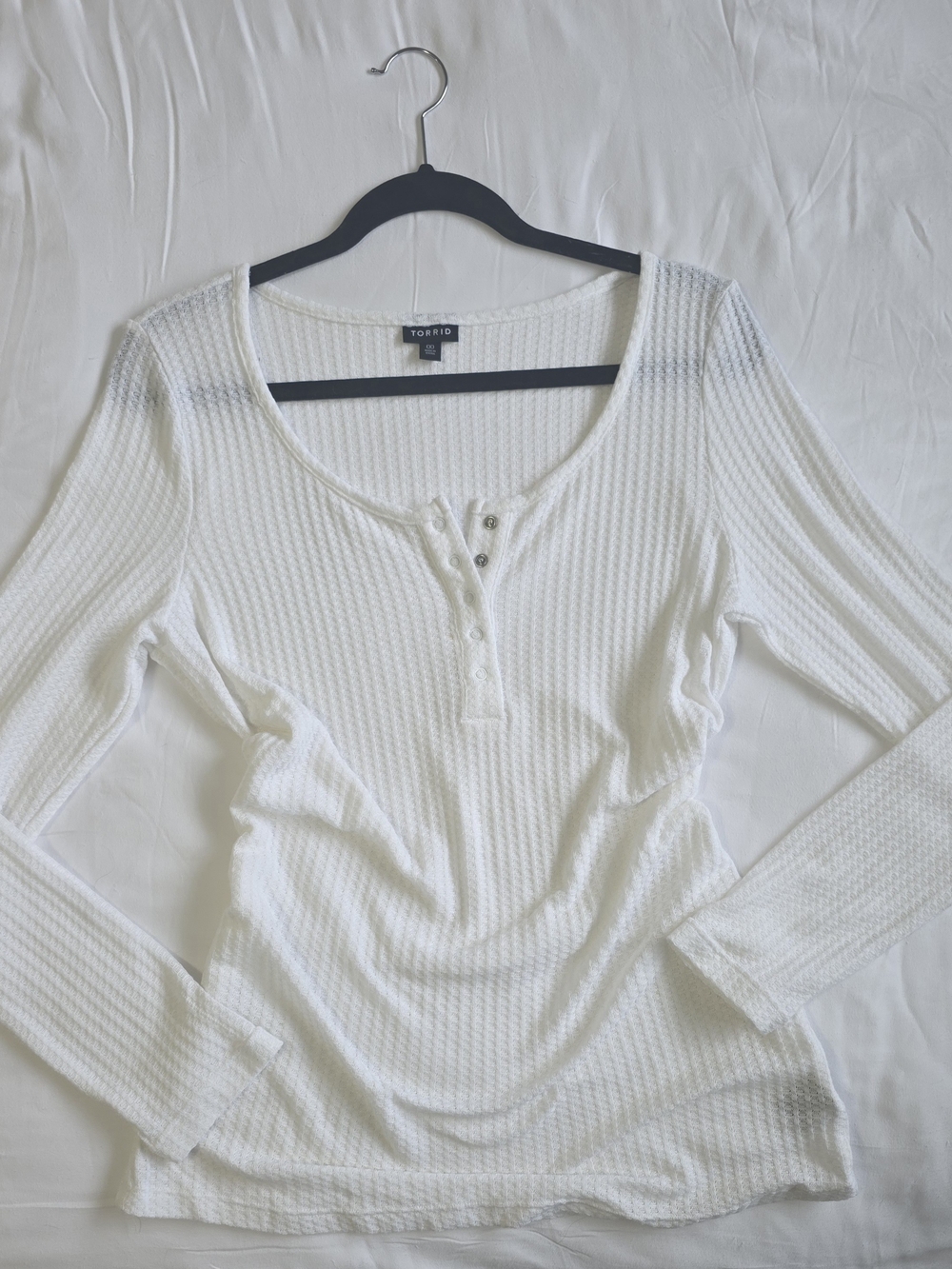 White Waffle Knit Henley Long Sleeve Torrid - Size 00 (M/L)